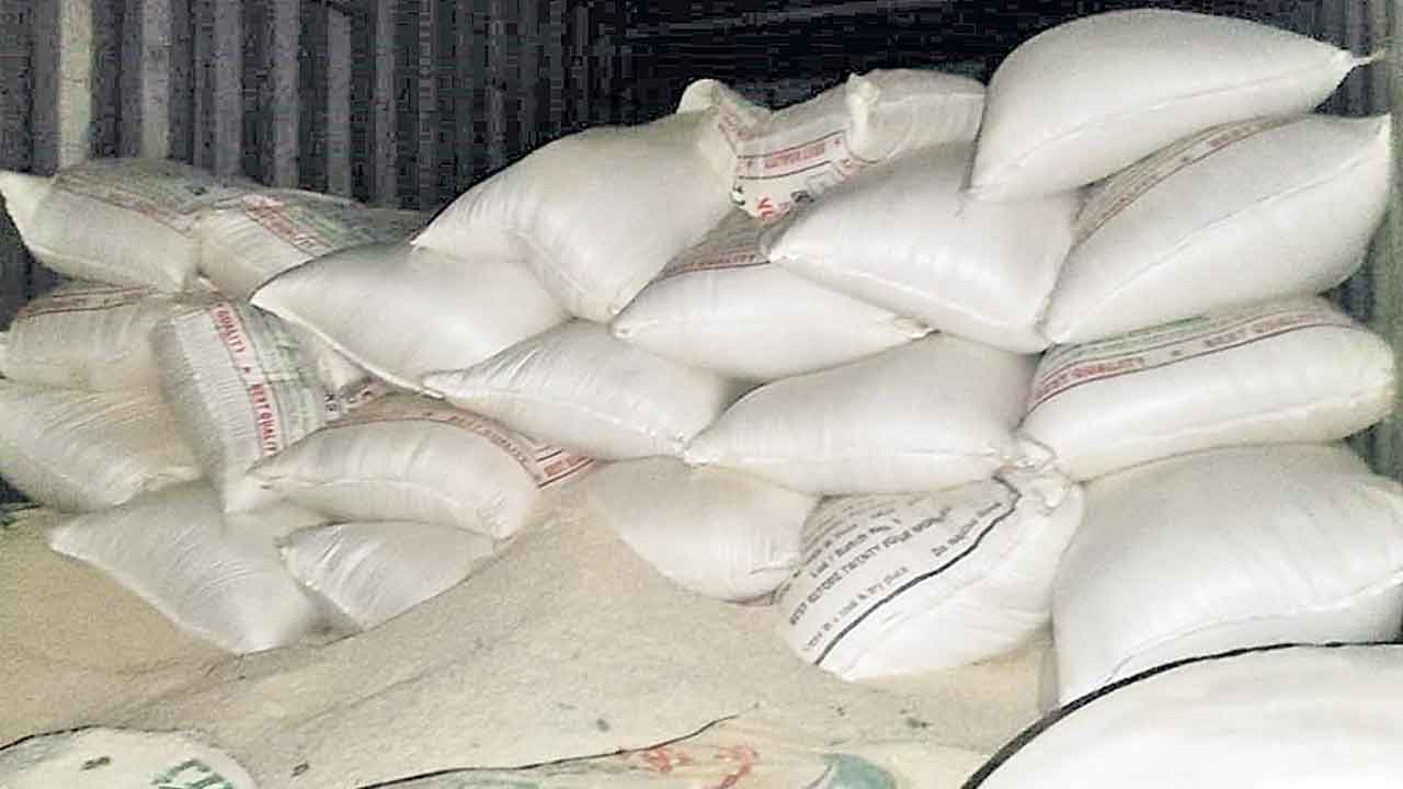 రేషన్‌ బియ్యం పట్టివేత