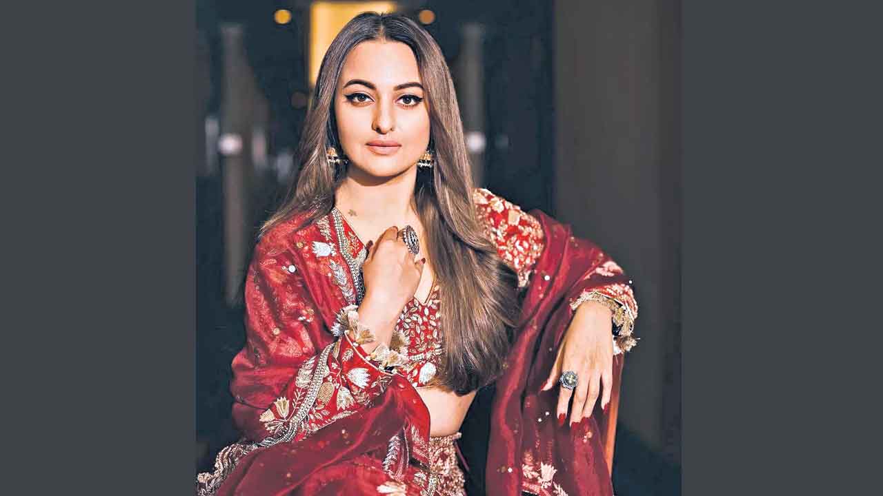 Sonakshi Sinha | ఆమె పెళ్లికి వెళ్లాల్సిన బాధ్యత నాకుంది