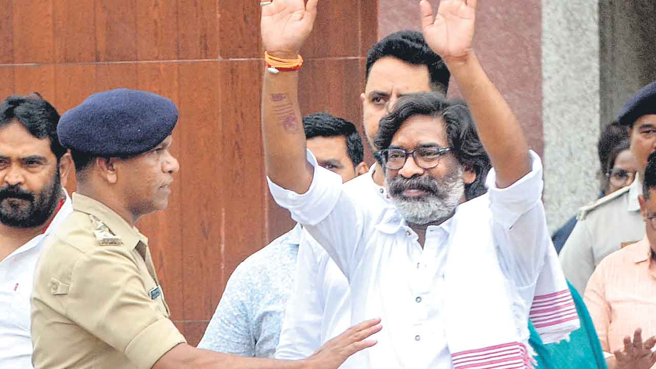 మనీలాండరింగ్‌కు ఆధారాల్లేవ్‌