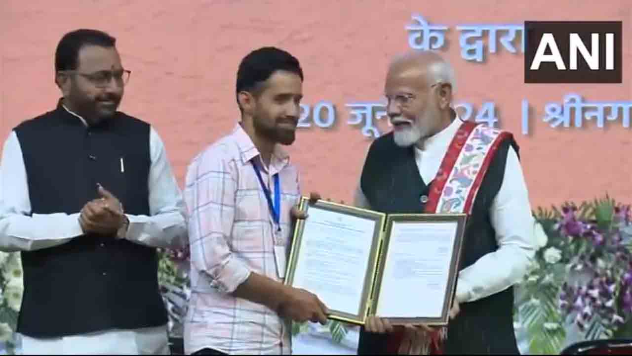 PM Modi | యువ సాధికారత సదస్సుకు హాజరైన ప్రధాని : ప్రభుత్వ ఉద్యోగ నియామక పత్రాల అందజేత