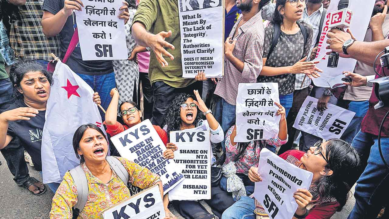 NEET | నీట్‌ పరీక్షలో అక్రమార్కులు నిజమే!.. దేశవ్యాప్తంగా విద్యార్థి సంఘాల ఆందోళనలు