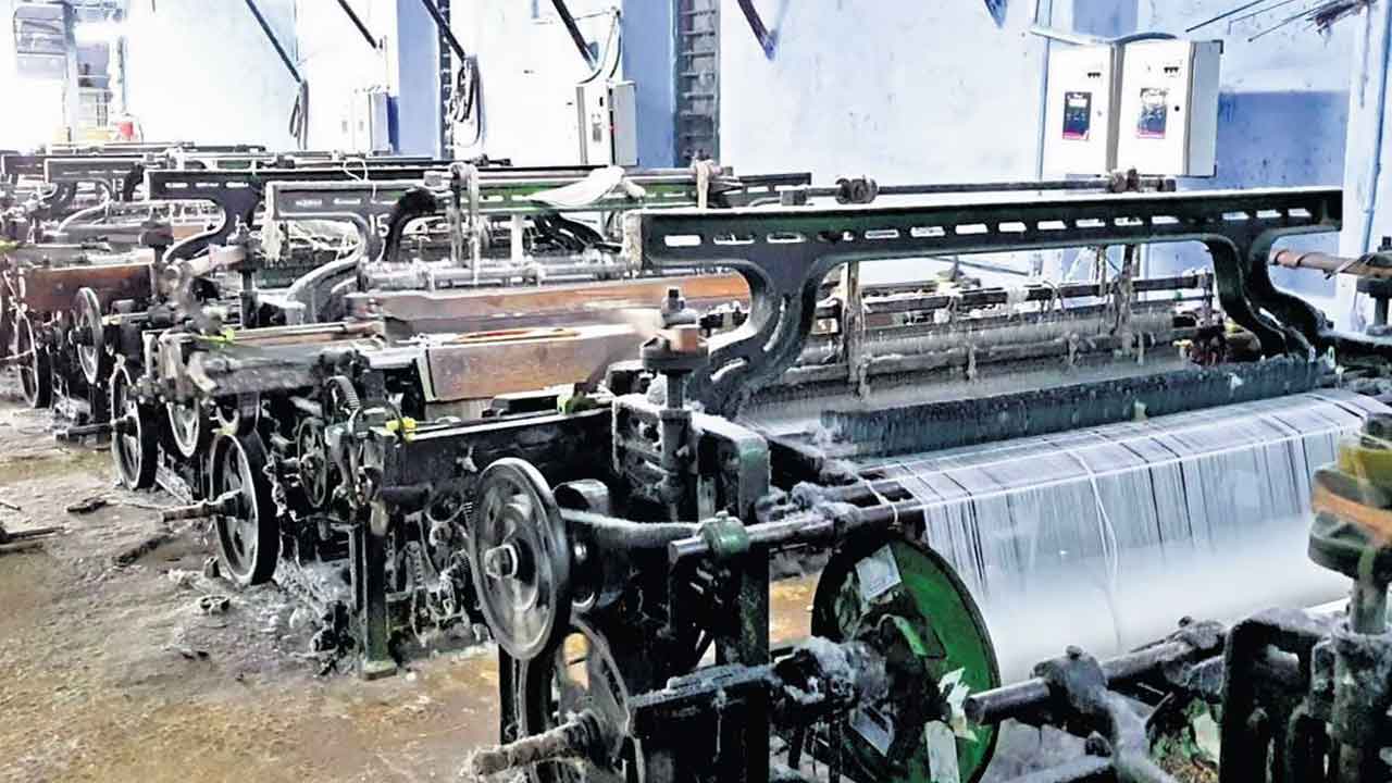 Telangana | వస్త్రపరిశ్రమలో సర్కారు కిరికిరి.. యాజమానులు, ఆసాములకు పంచాయితీ!