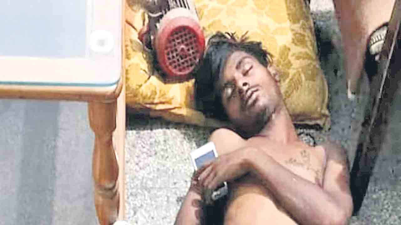 దొంగతనానికి వచ్చి.. గుర్రు పెట్టి నిద్రపోయి!