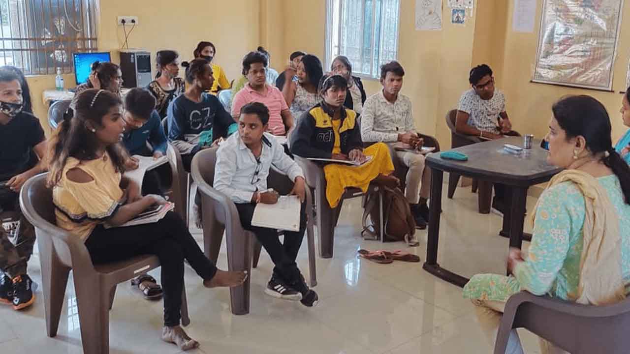 ట్రాన్స్‌జెండర్‌ విద్యార్థులకు స్కాలర్‌షిప్‌లు