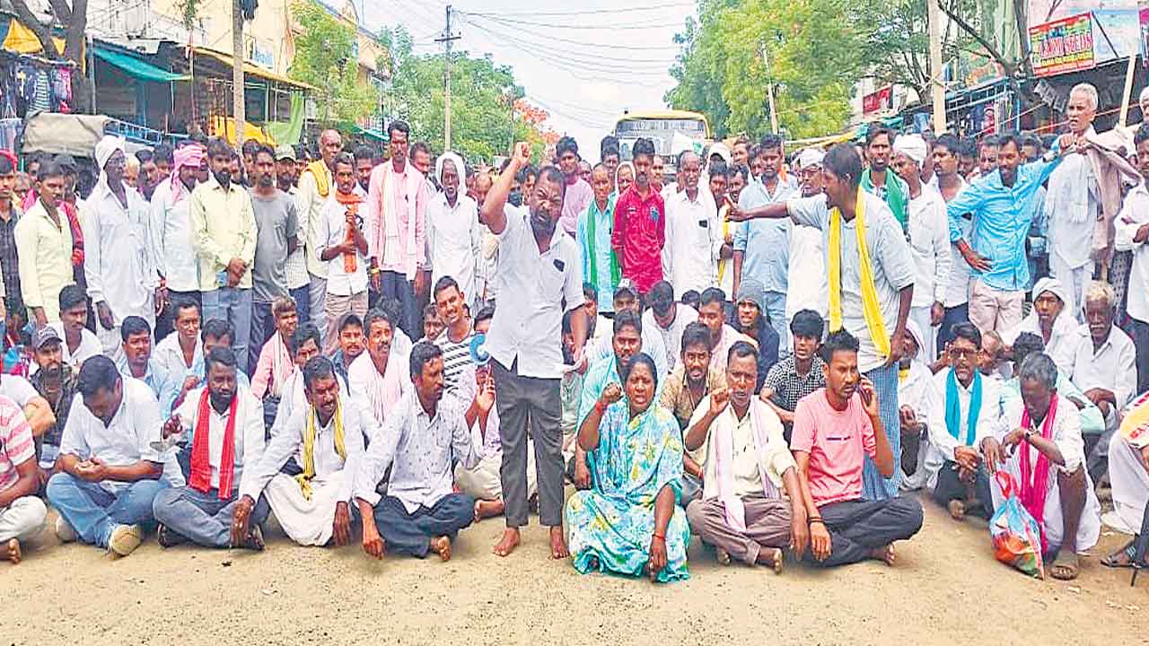 డీఎస్పీ సదయ్యను సస్పెండ్‌ చేయాలి