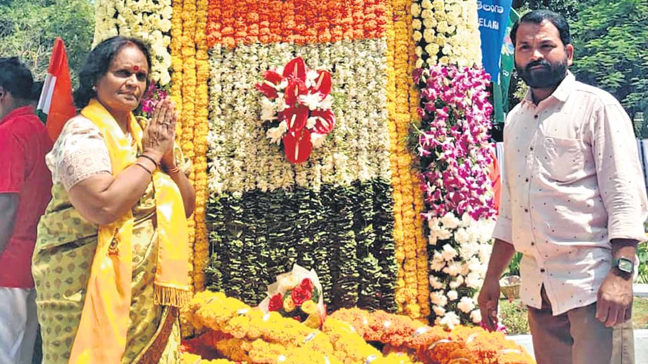 చరిత్రను వక్రీకరిస్తున్న రేవంత్‌