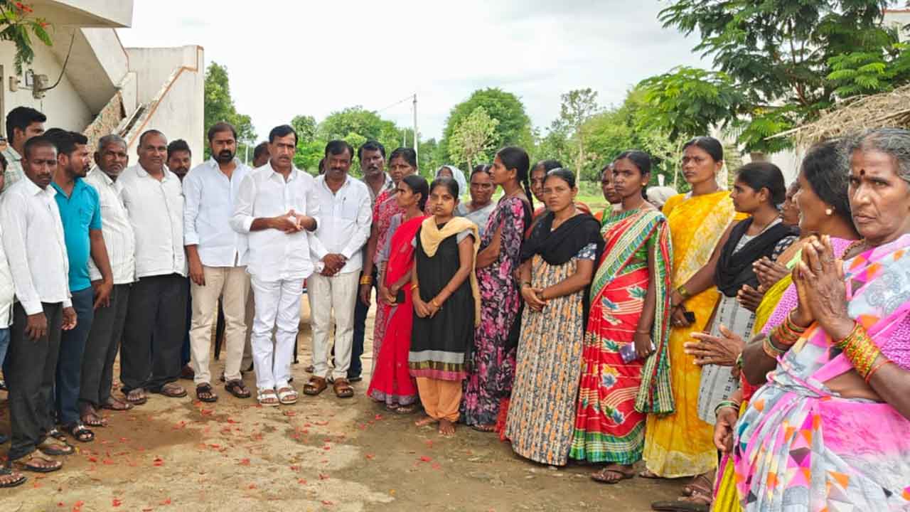 Pratap Reddy | ‘డబుల్‌’ఇండ్లకు తాళాలు వేయడం హేయమైన చర్య : వంటేరు ప్రతాప్‌రెడ్డి