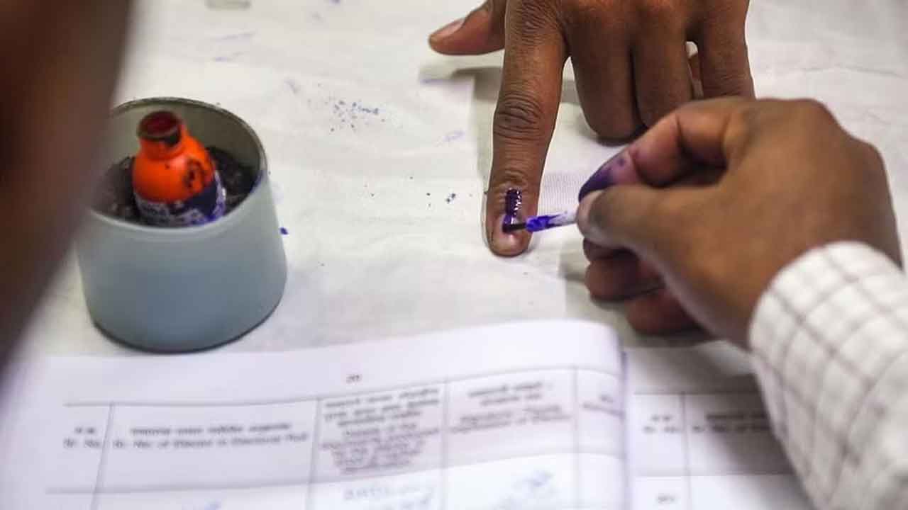 ఓటే ముందు.. తర్వాతే అంత్యక్రియలు