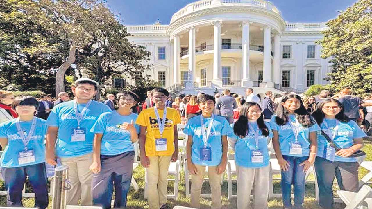 వైట్‌హౌస్‌ను సందర్శించిన స్పెల్లింగ్‌ బీ ఫైనలిస్టులు