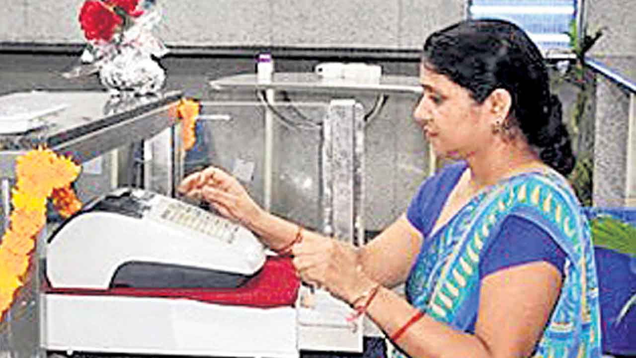 మహిళా క్యాంటీన్లు