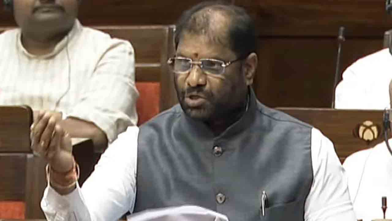 బయ్యారంలో ఉకు కర్మాగారాన్ని నెలకొల్పాలి