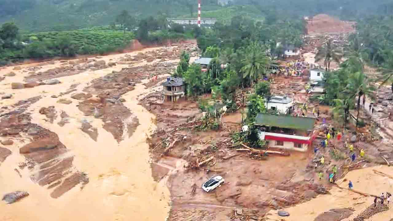 Wayanad Landslides | కేరళలో కొండచరియల బీభత్సం.. 133 మందికి పైగా దుర్మరణం