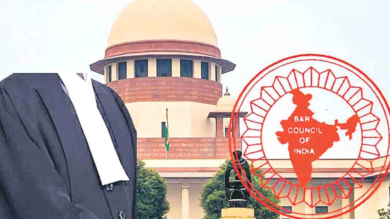 న్యాయవాదుల ఎన్‌రోల్‌మెంట్‌కు అధిక రుసుము వసూలు చేయరాదు