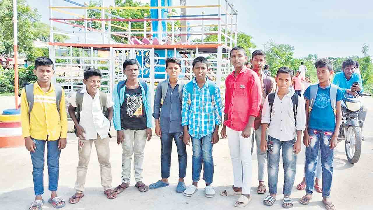 చదవాలంటే నడవాల్సిందే..