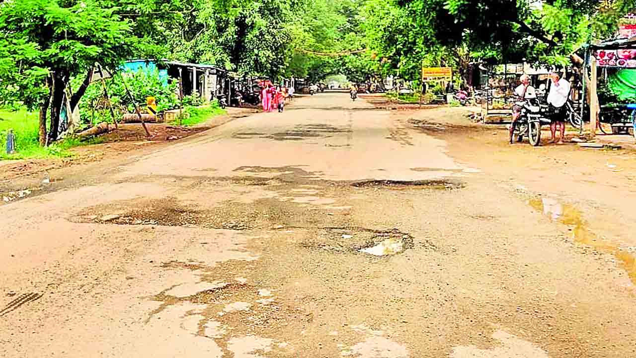 విస్తరణకు మోక్షమెప్పుడో?