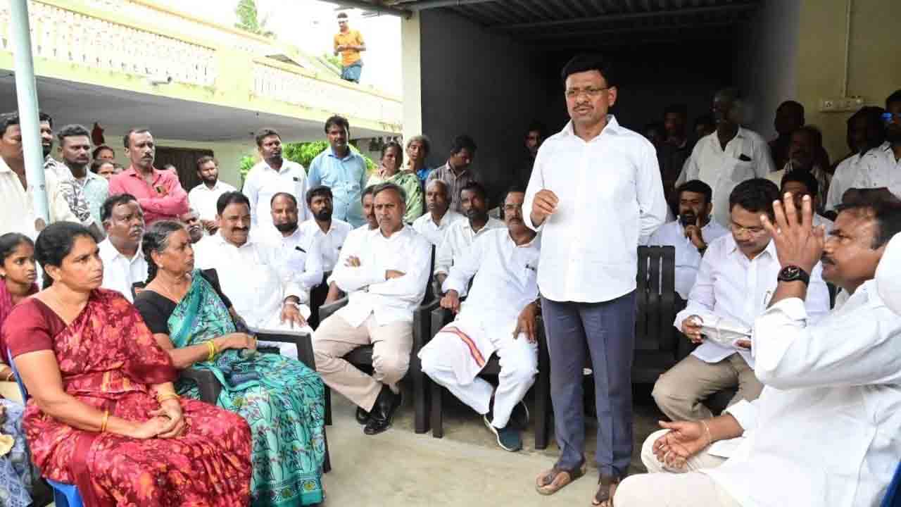 దుర్మార్గపు పాలనకు ప్రభాకర్‌ బలయ్యాడు