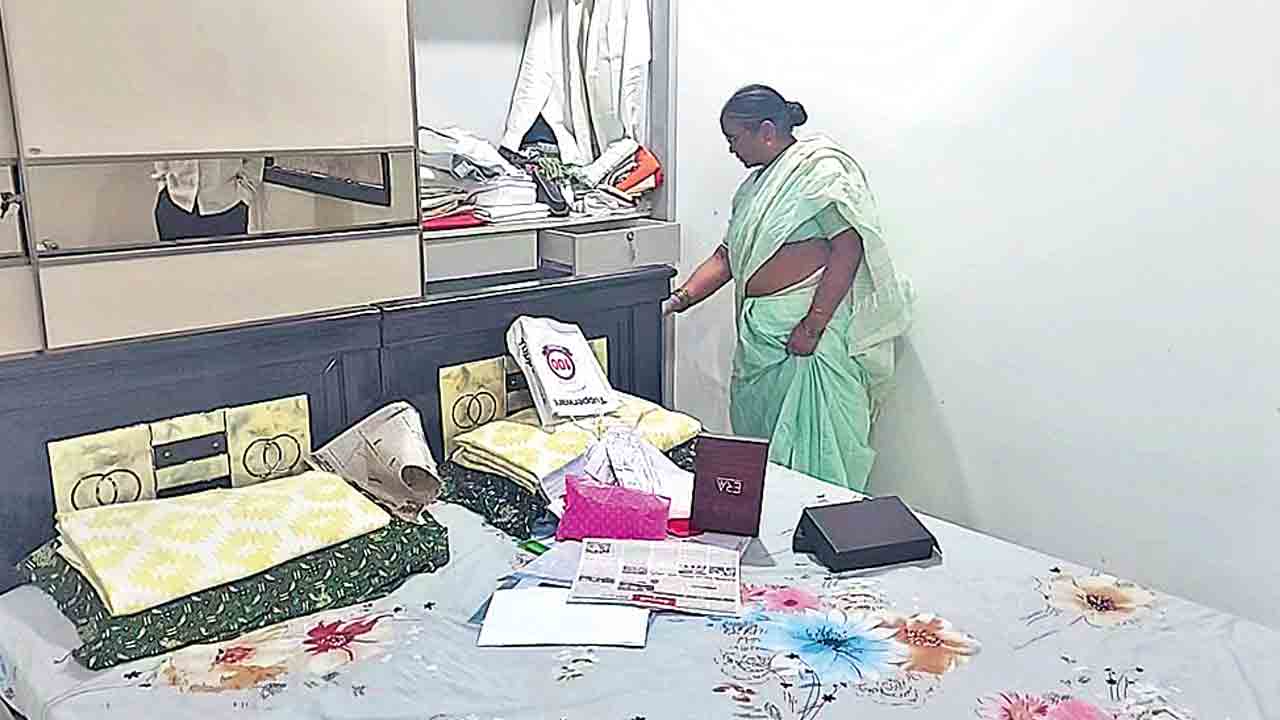 నాగోల్‌ పరిధిలో భారీ చోరీ