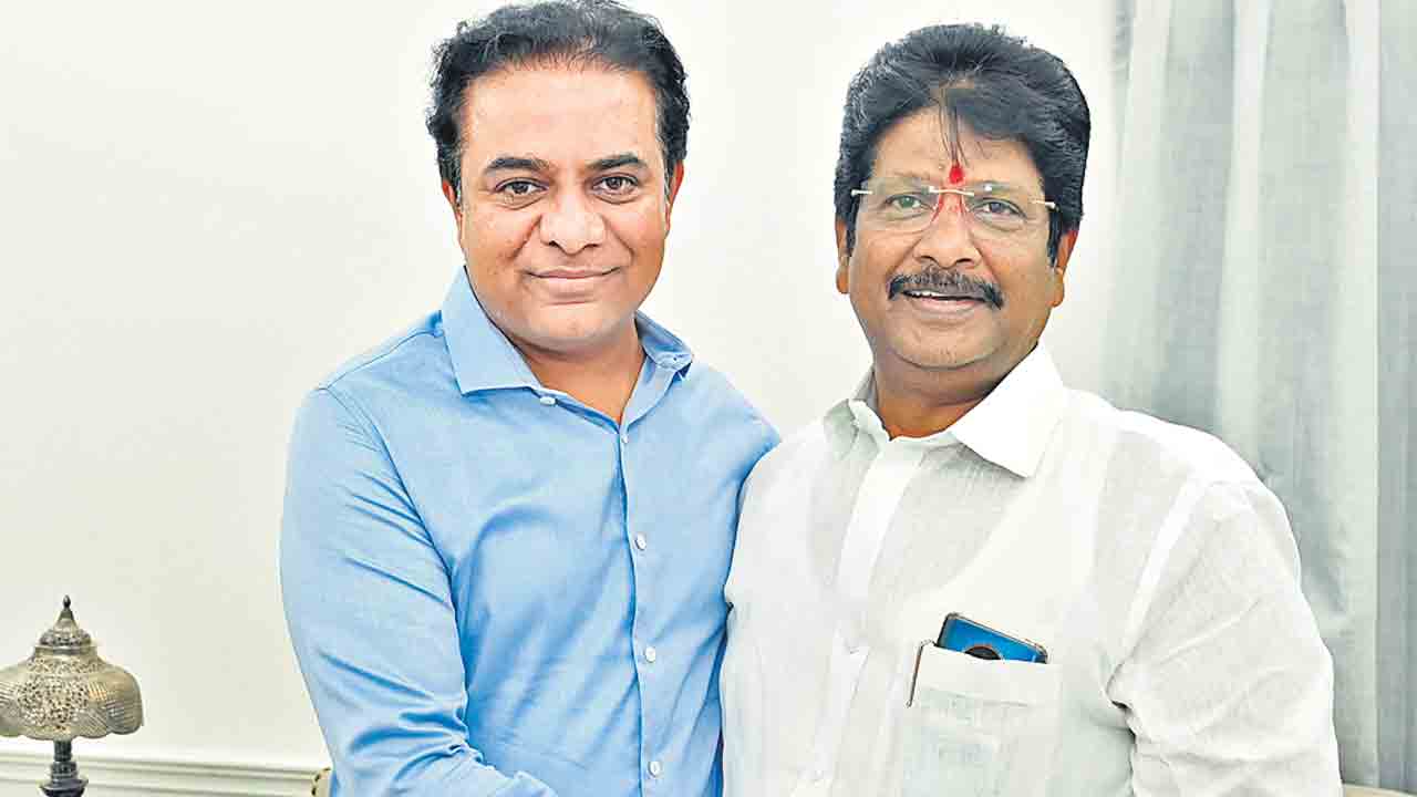 ఫిరాయింపులకే కాంగ్రెస్‌ పరిమితం