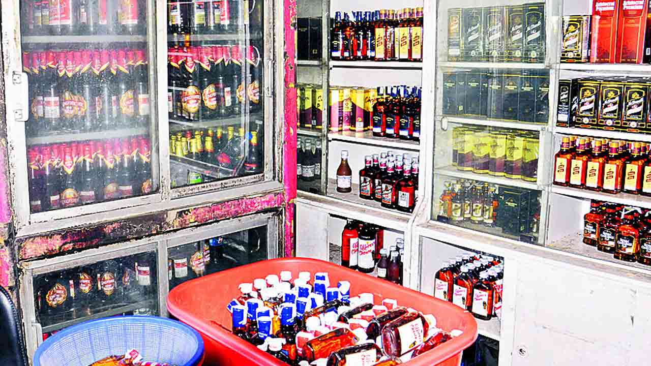 మద్యం ఏరులై..