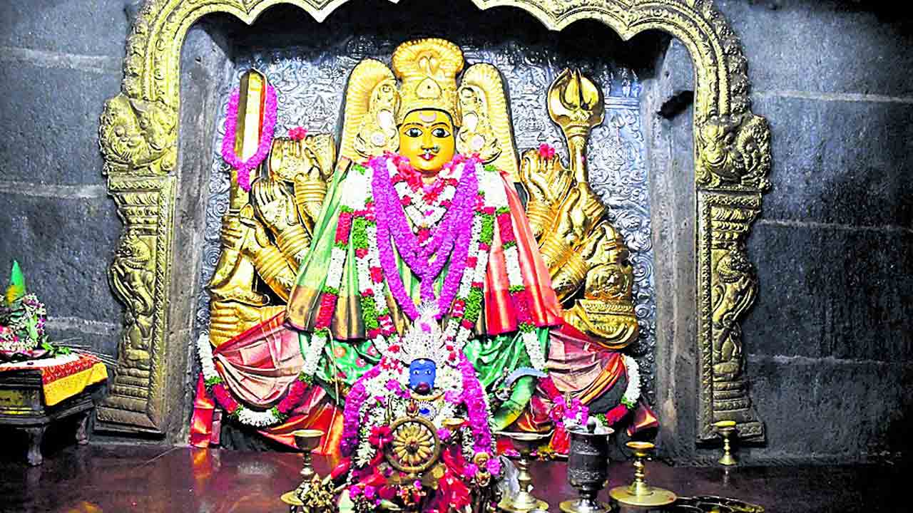 ‘కుల్లా’ క్రమంలో భద్రకాళీ