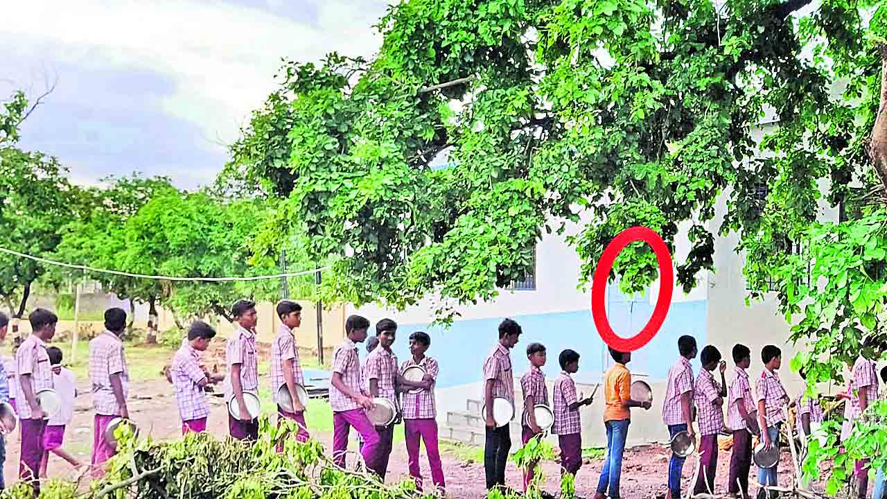 సమస్యల బడి