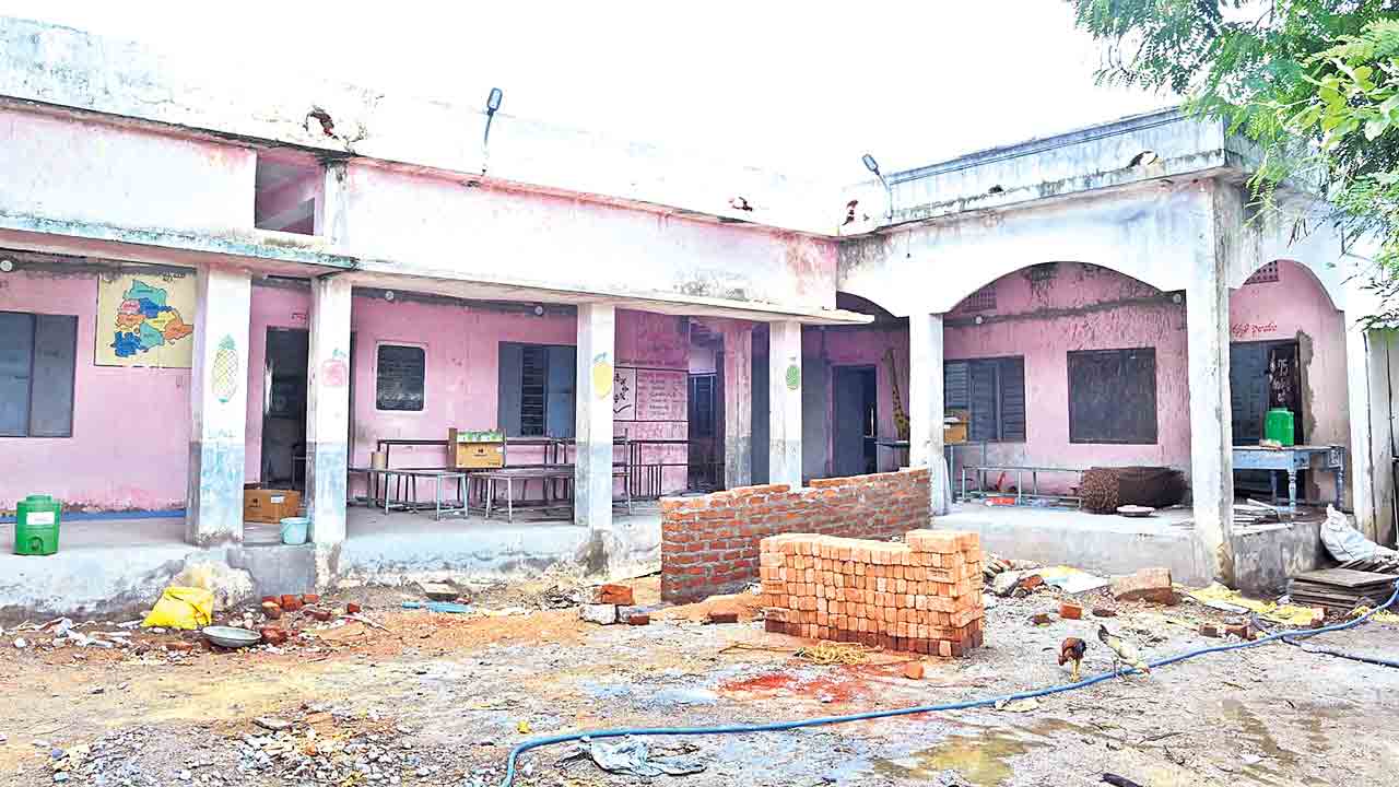 గాడితప్పిన విద్యావ్యవస్థ