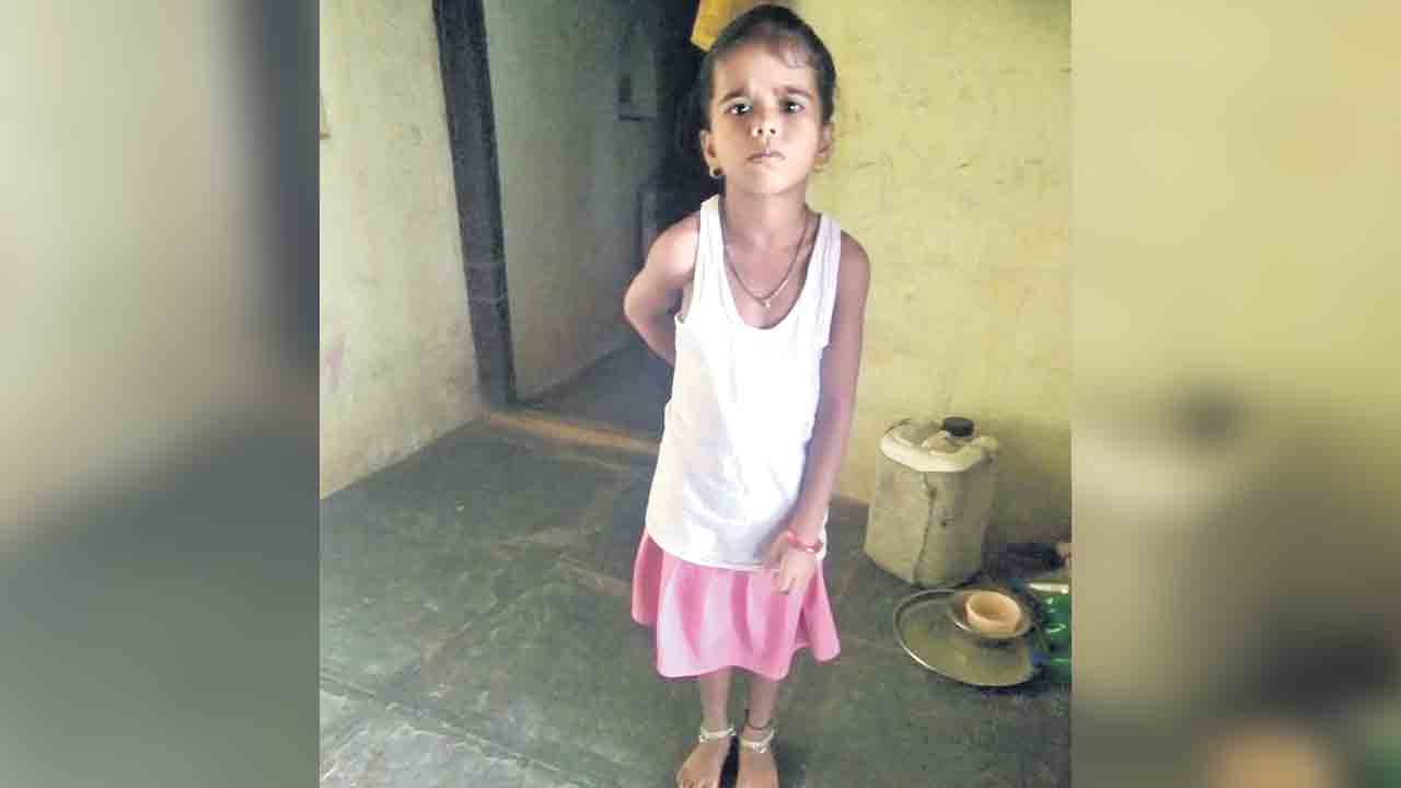 పాముకాటుకు చిన్నారి బలి