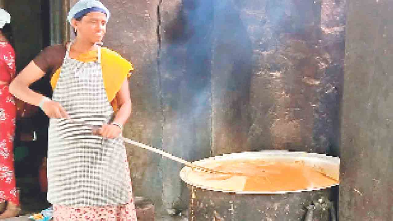 ఐదు నెలల బిల్లులు పెండింగ్‌లోనే..