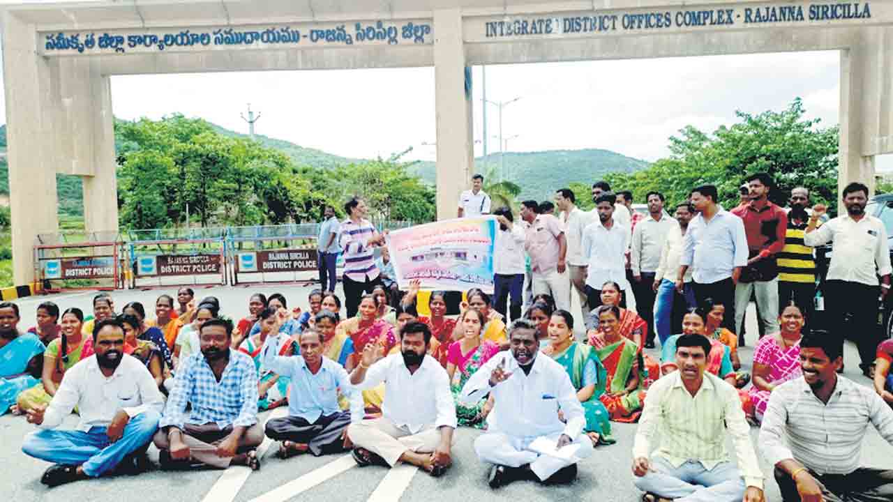 324 మంది స్టూడెంట్స్‌కు ఐదుగురే టీచర్లా..?