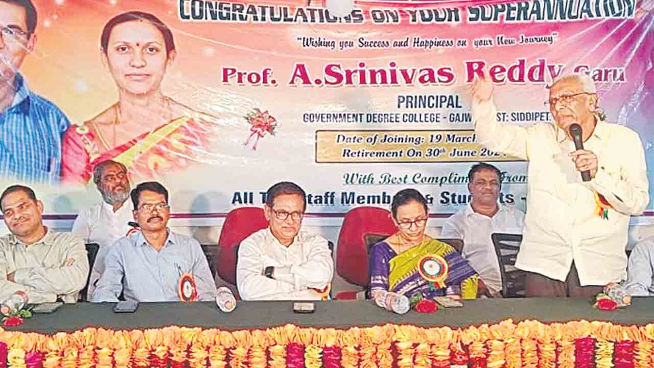 విద్యార్థులను తీర్చిదిద్దడంలోనే సంతృప్తి