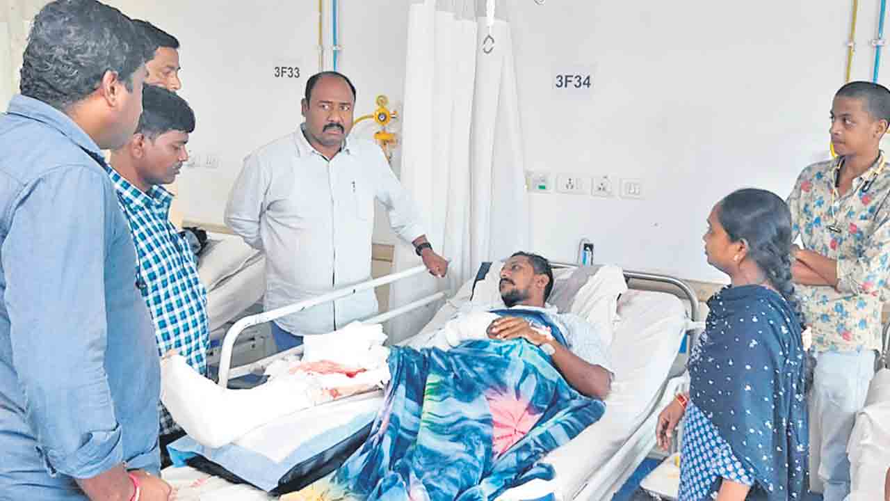 Outsourcing Employees | ఔట్‌సోర్సింగ్‌లో అవినీతి పర్వం.. కార్మికుల పీఎఫ్‌, ఈఎస్‌ఐ నిధులు పక్కదారి