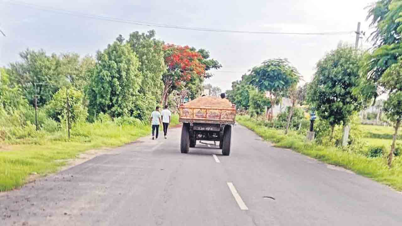 వే బిల్లులు 40.. ట్రిప్పులు 200