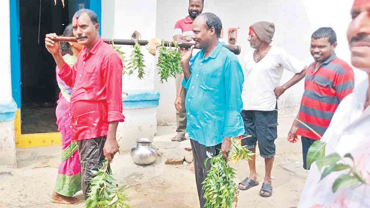 వర్షాలు కురవాలని..