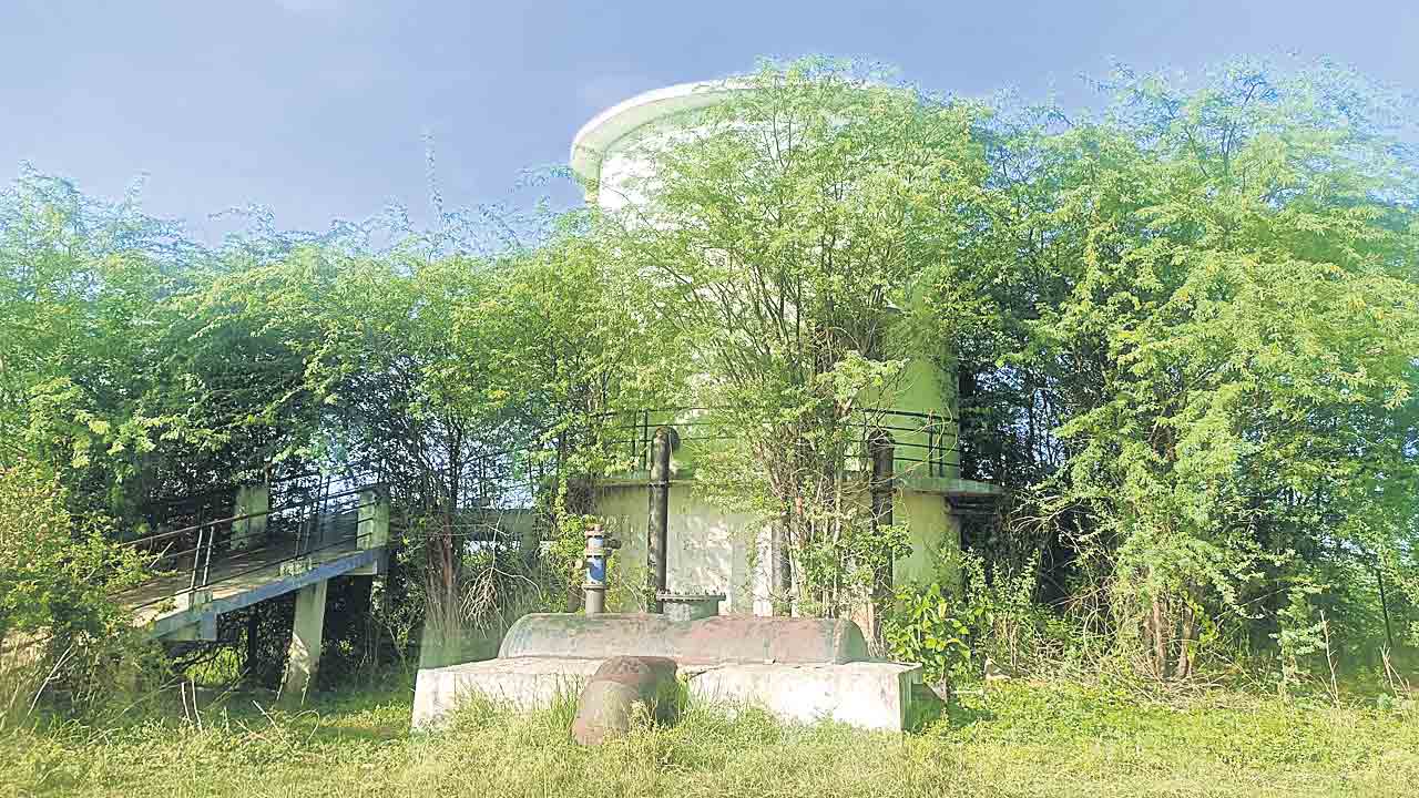 ఎత్తిపోసుడెప్పుడో..?