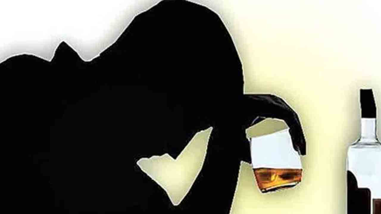 మద్యం మత్తులో స్నేహితుడిపై దాడి