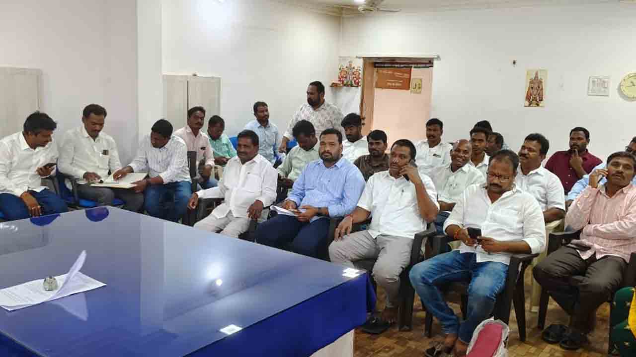 సర్దుకుపోదాం రండి