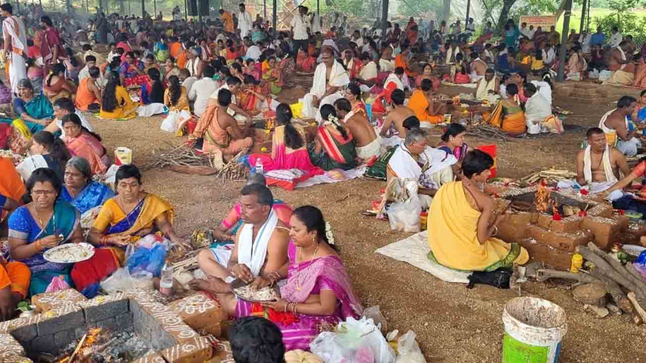 అమ్మవారి దయ ఉండాలి