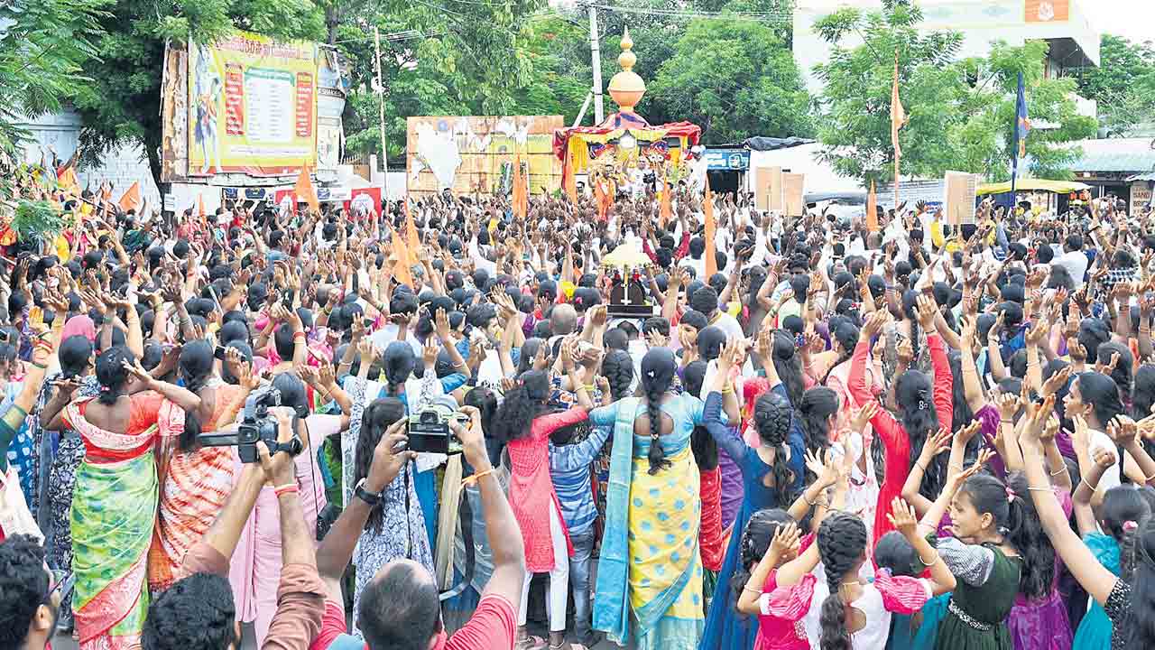 శోభాయమానంగా.. జగన్నాథ రథయాత్ర