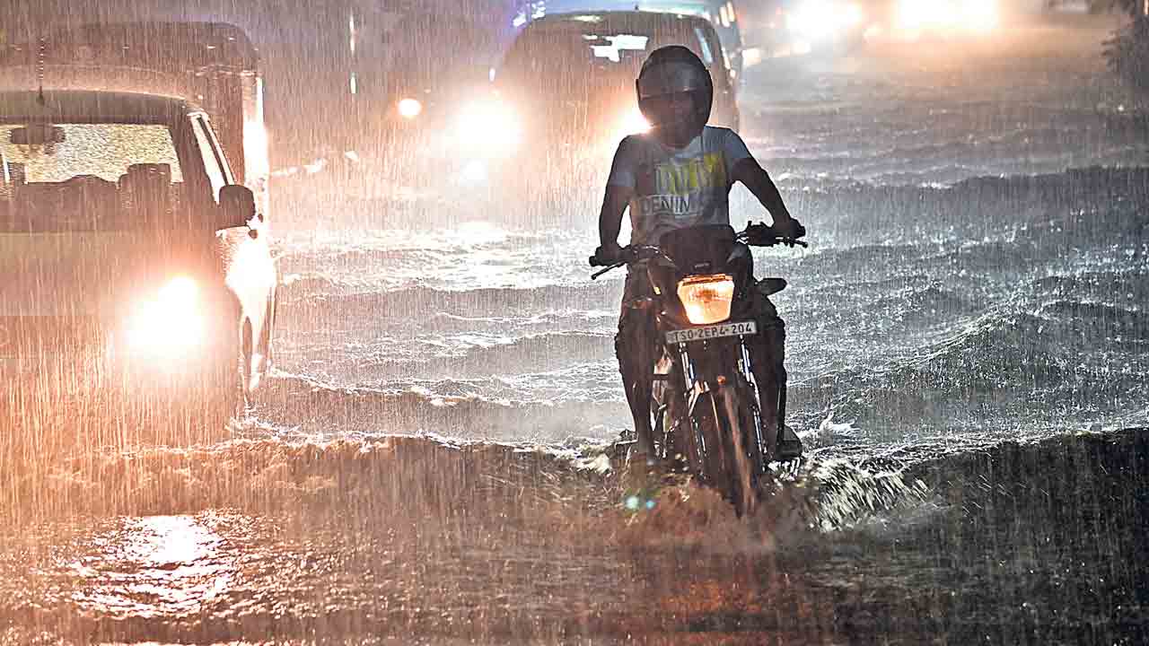 Rain Update | పలు జిల్లాలకు ఆరెంజ్‌ అలర్ట్‌.. ఐదు రోజుల పాటు భారీ వర్షాలు: వాతావరణశాఖ