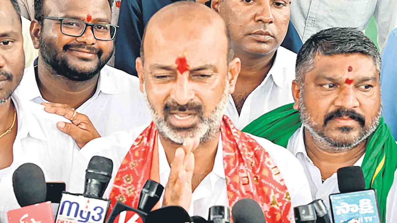 ఫీజు రీయింబర్స్‌మెంట్‌ బ్యాంక్‌ లోనా?