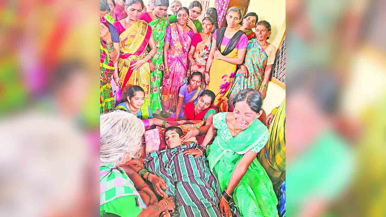 అనారోగ్యమా.. నిర్లక్ష్యమా?