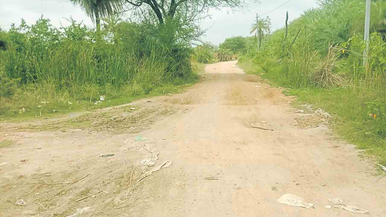 అధ్వానంగా ఉప్పర్‌పల్లి రహదారి