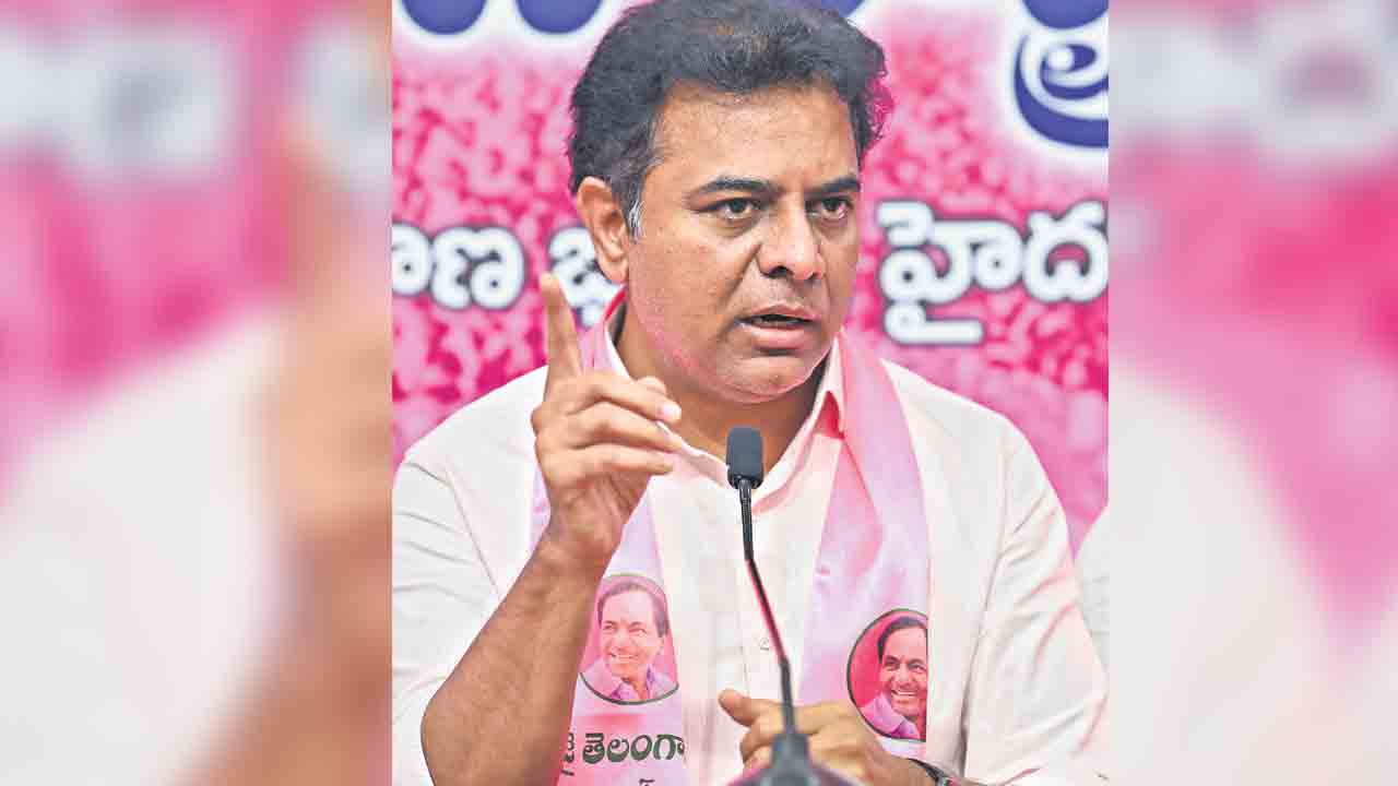 సమస్యపై ఫిర్యాదు చేస్తే మేయర్‌ పట్టించుకుంటలేదు