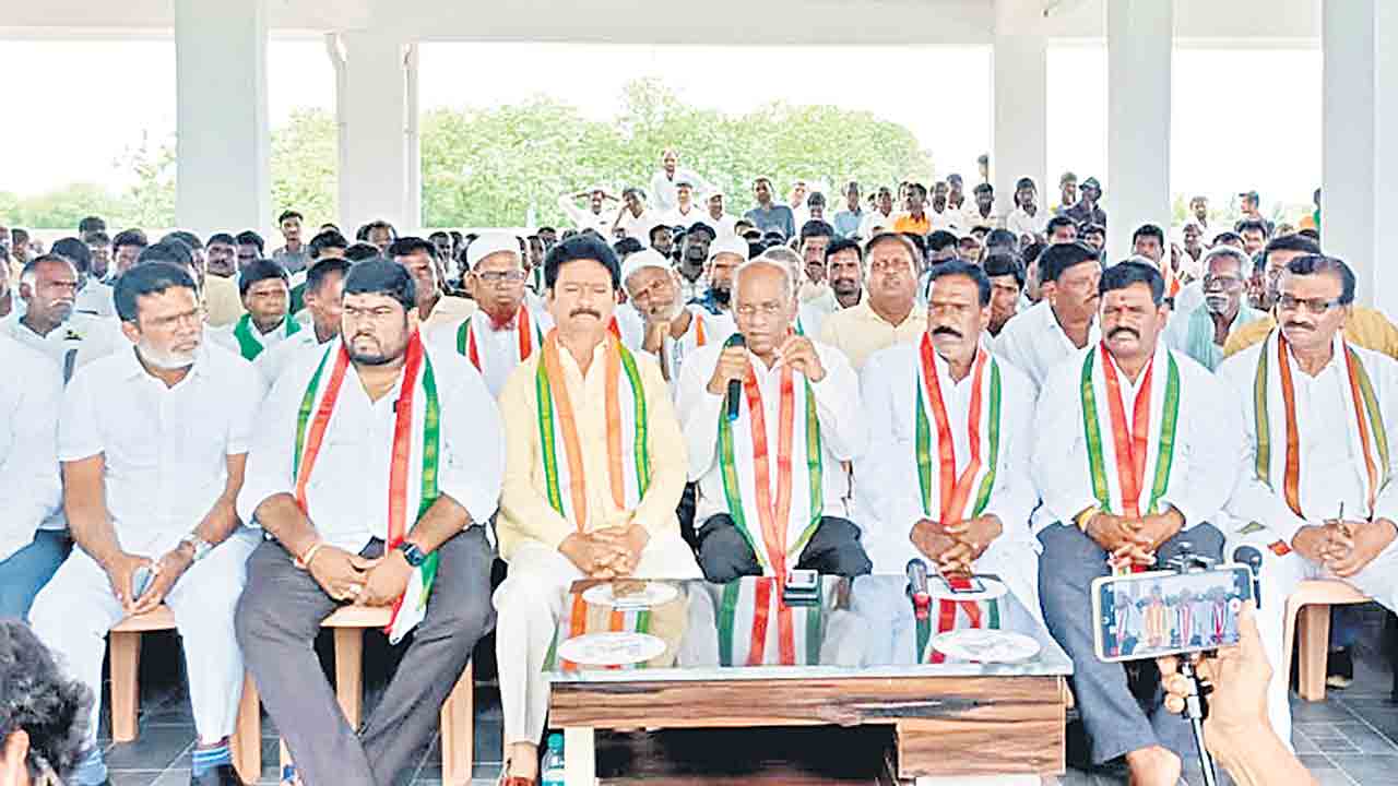 మాపై పెత్తనం చేస్తే ఊరుకోం: ఏనుగు రవీందర్‌రెడ్డి అనుచరులు హెచ్చరిక