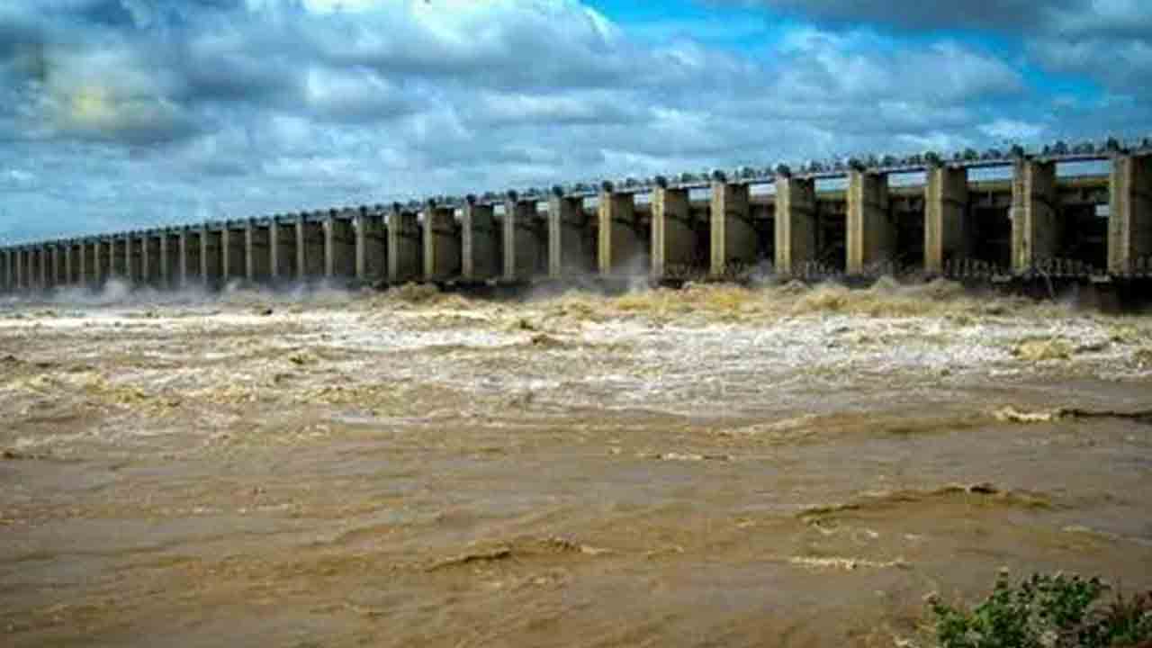 జూరాలకు మొదలైన వరద