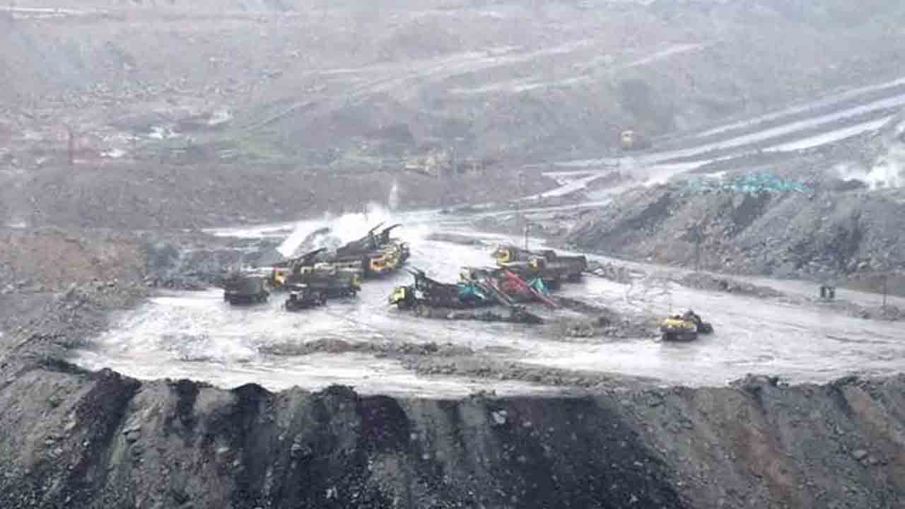 Khammam | ఉమ్మడి ఖమ్మం జిల్లాలో ఎడతెరపిలేకుండా కురుస్తున్న వాన.. భద్రాచలంలో నిలిచిన రాకపోకలు