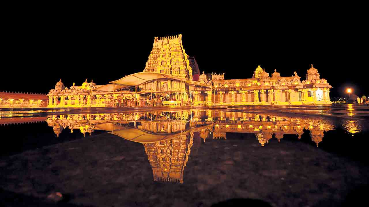 Governor Radhakrishnan | యాదాద్రి అద్భుతం.. ఆగమశాస్త్రం ప్రకారం కట్టారు: గవర్నర్‌ రాధాకృష్ణన్‌