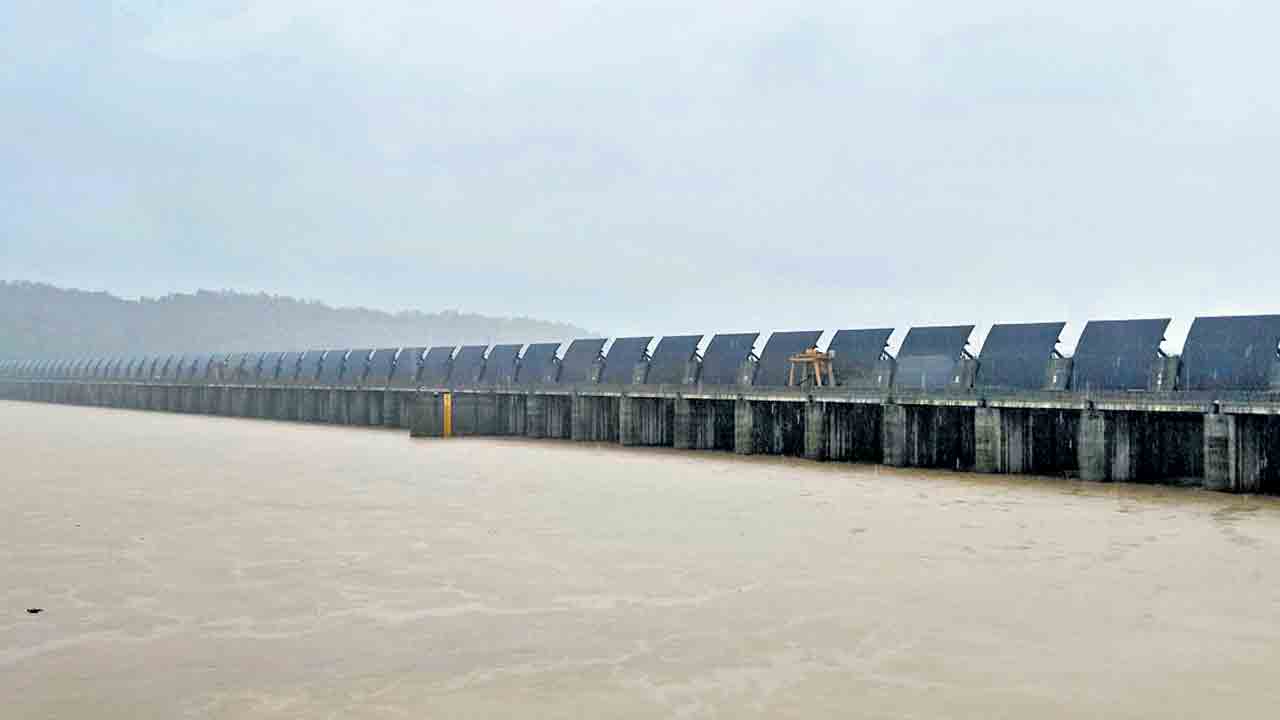 Telangana | గలగలా గోదారి.. బిరబిరా కృష్ణమ్మ.. రాష్ట్రంలోని ప్రాజెక్టులకు జలకళ