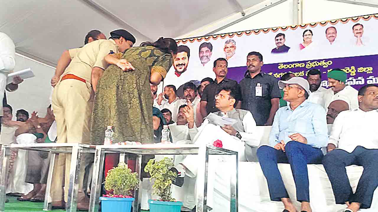 Minister Sridhar Babu | మంత్రి శ్రీధర్‌బాబుకు‘కరెంటు బిల్లు’ షాక్‌..