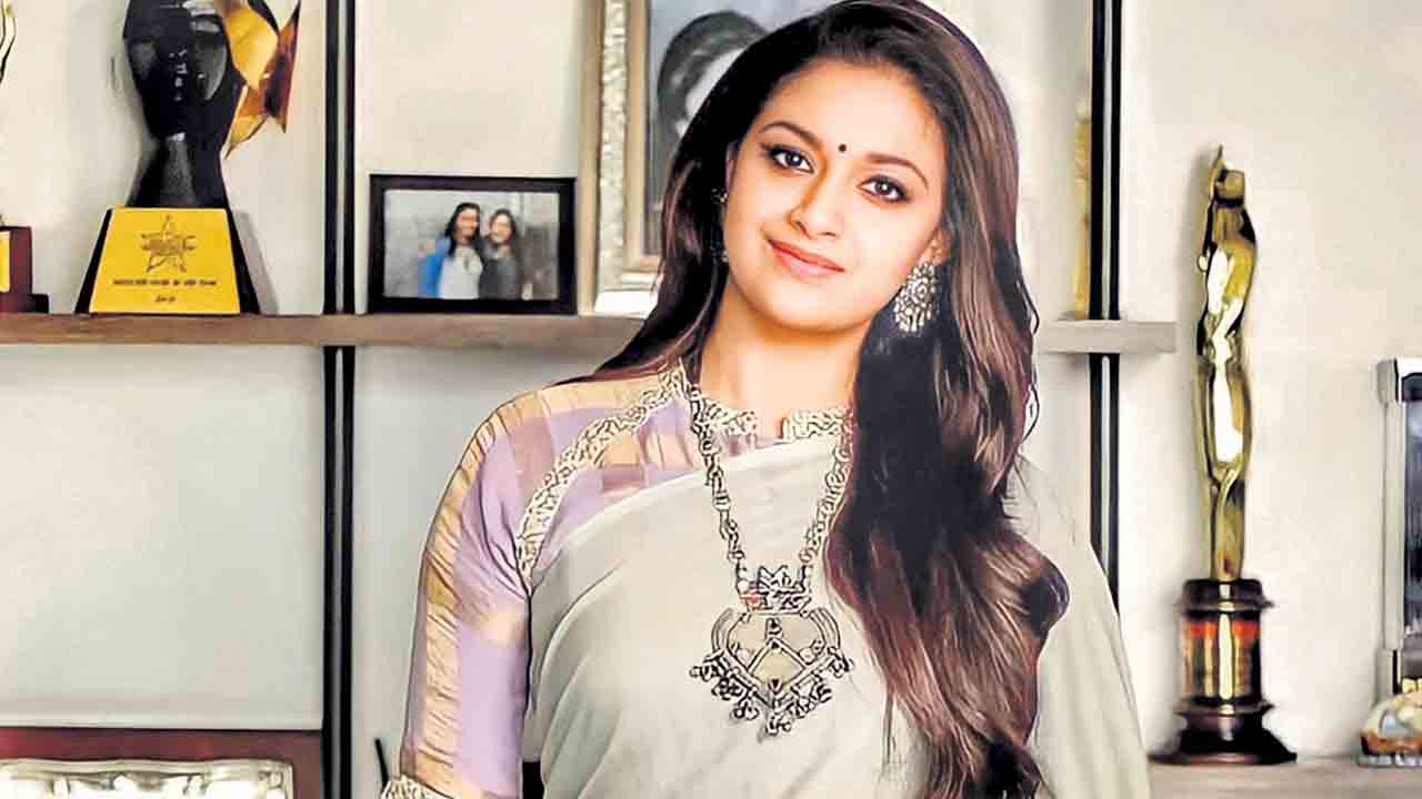 Keerthy Suresh | స్ఫూర్తిదాయక మహిళా పోరాటంమే రఘు తాత: కీర్తి సురేశ్‌